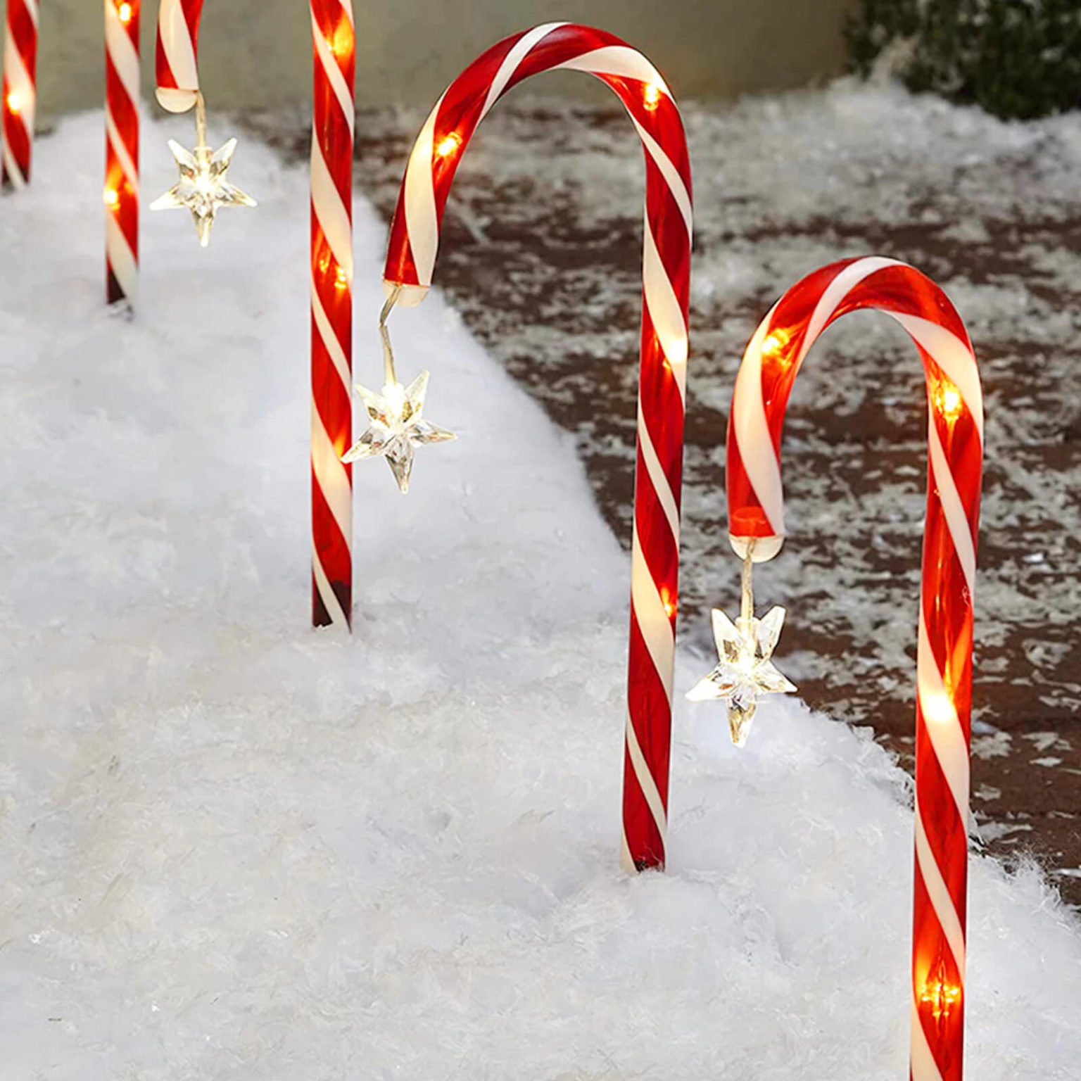 Best Candy Cane Solar Lights For 2024 - Festive Lights In Candy Cane Design | Solar Panels Network